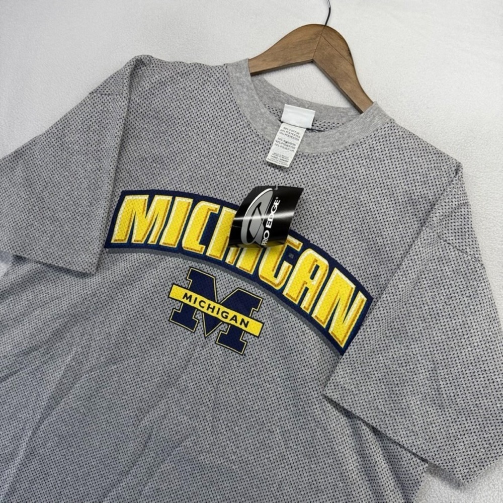 Vintage Michigan Wolverines Shirt Men's large Gray Graphic Spellout Logo NEW